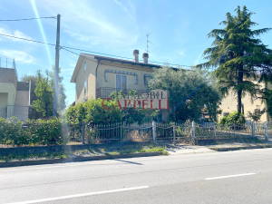 Forlimpopoli casa bifamiliare con giardino